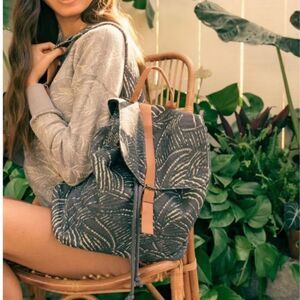‎Lu & Elle canvas backpack NWT